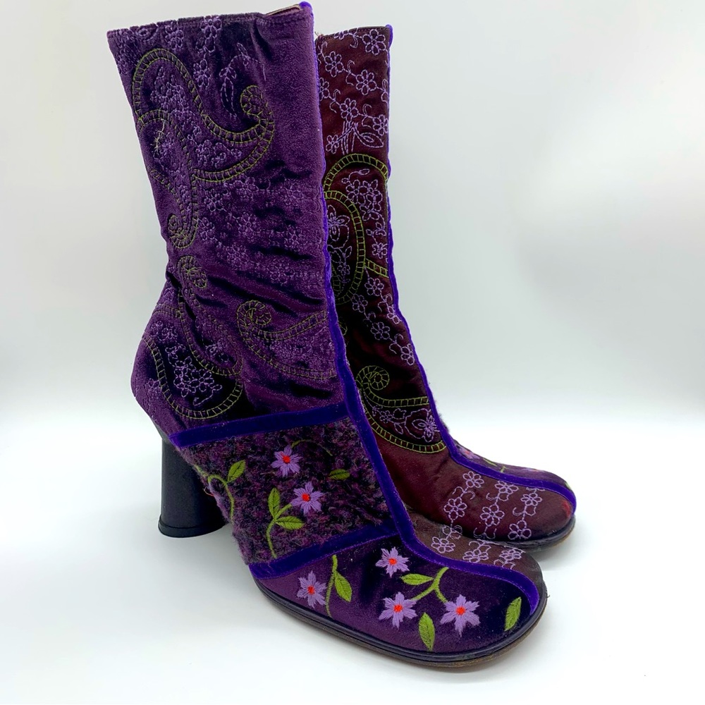 VINTAGE Boho Floral Embroidered Velvet Heeled Midi Boot By Kenneth Cole NY Sz 39